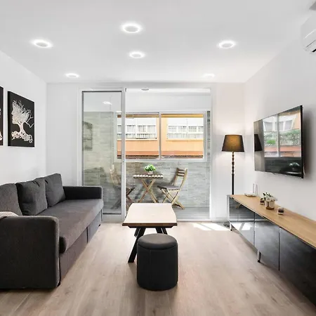 Noche By The Sea Apartment *